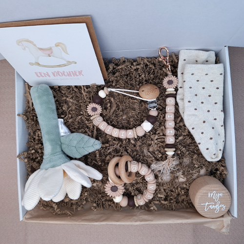 Kraamcadeau meisje rammelaar bloem wit - Afbeelding 6