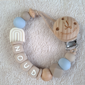 Speenkoord met naam jongen regenboog room