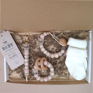 Brievenbus kraamcadeau met naam poes