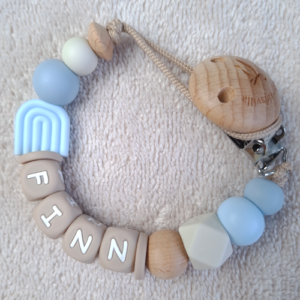 Speenkoord met naam jongen regenboog poederblauw