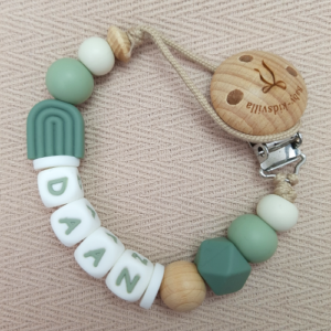 Speenkoord met naam jongen regenboog donker oudgroen