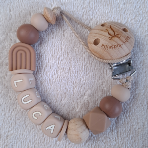 Speenkoord met naam jongen regenboog hazelnoot