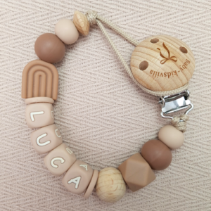 Speenkoord met naam jongen regenboog hazelnoot