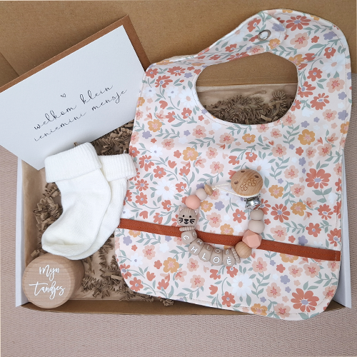 Brievenbus kraamcadeau met naam babyslab waterproof