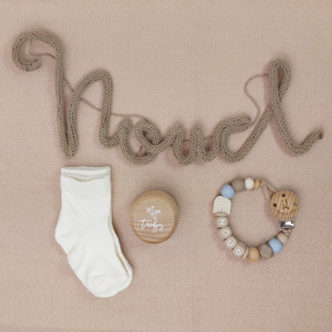 Kraamcadeau met naam jongen punniknaam beige