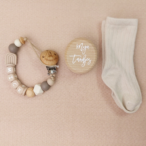 Brievenbus kraamcadeau met naam regenboog beige