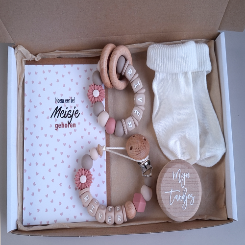 Brievenbus kraamcadeau met naam daisy - Afbeelding 3