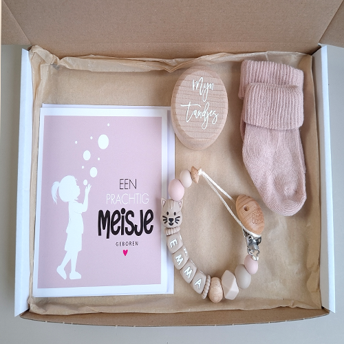 Brievenbus kraamcadeau met naam poes