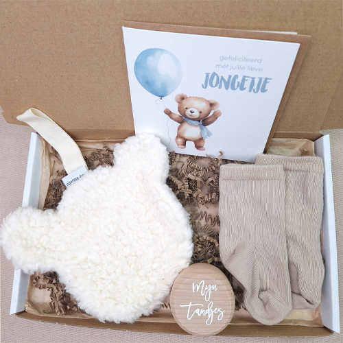 Brievenbus kraamcadeau jongen speendoekje beer hazelnoot