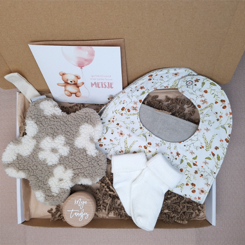 Brievenbus kraamcadeau meisje speendoekje bloemen - Afbeelding 6