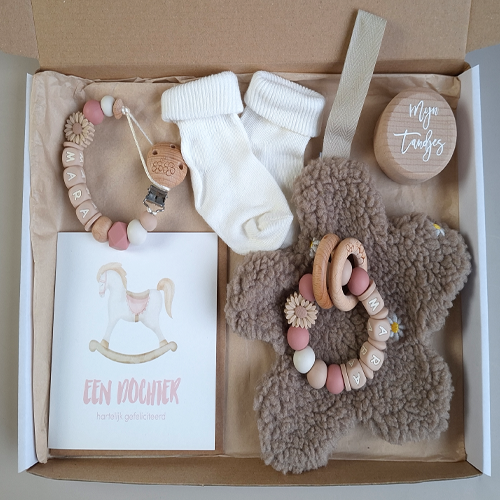 Brievenbus kraamcadeau met naam speendoekje bloem flower - Afbeelding 3