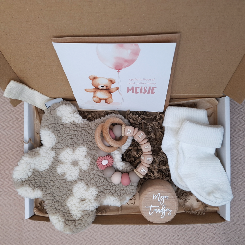 Brievenbus kraamcadeau meisje speendoekje bloemen - Afbeelding 2