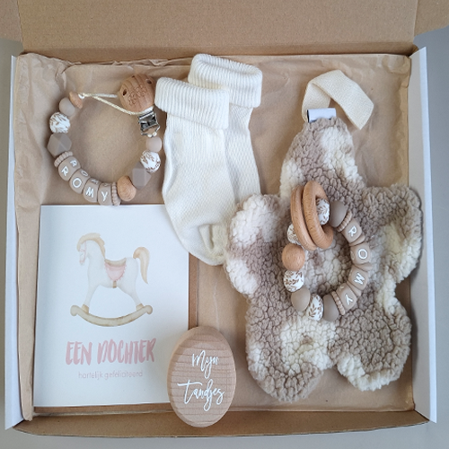 Brievenbus kraamcadeau met naam speendoekje bloemen - Afbeelding 3