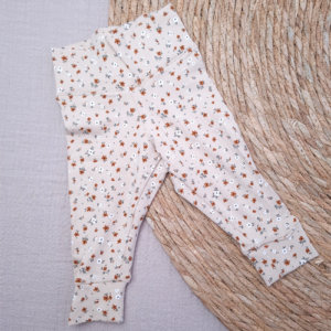 Newborn broekje legging kleine bloemen beige