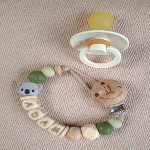 Speenkoord met naam jongen koala olijfgroen