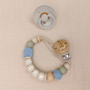 Uniek handgemaakt speenkoord met naam jongen regenboog licht niagara, gemaakt van veilige BPA-vrije siliconen kralen. Nooit meer de speen die kwijt is of op de grond valt. NEN-12586