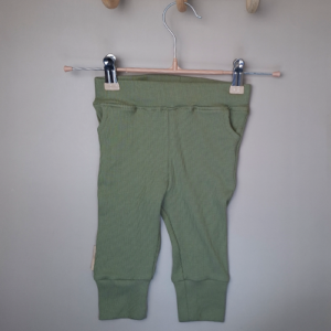 Babybroekje relax rib olijfgroen
