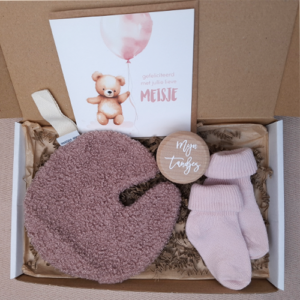 Brievenbus kraamcadeau meisje speendoekje maan roze