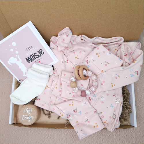 Brievenbus kraamcadeau met naam babykleding kleine bloemen - Afbeelding 2