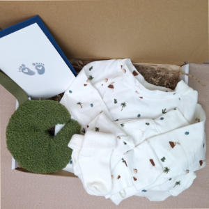 Brievenbus kraamcadeau speendoekje maan olijfgroen