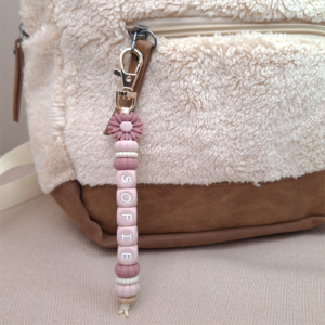 Sleutelhanger met naam daisy donker oudroze