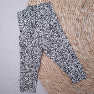 Newborn broekje legging panter beige